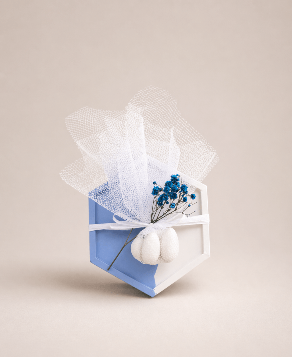 Μπομπονιέρα γάμου – βάφτισης χειροποίητο σουβέρ εξάγωνο απο πορσελάνη