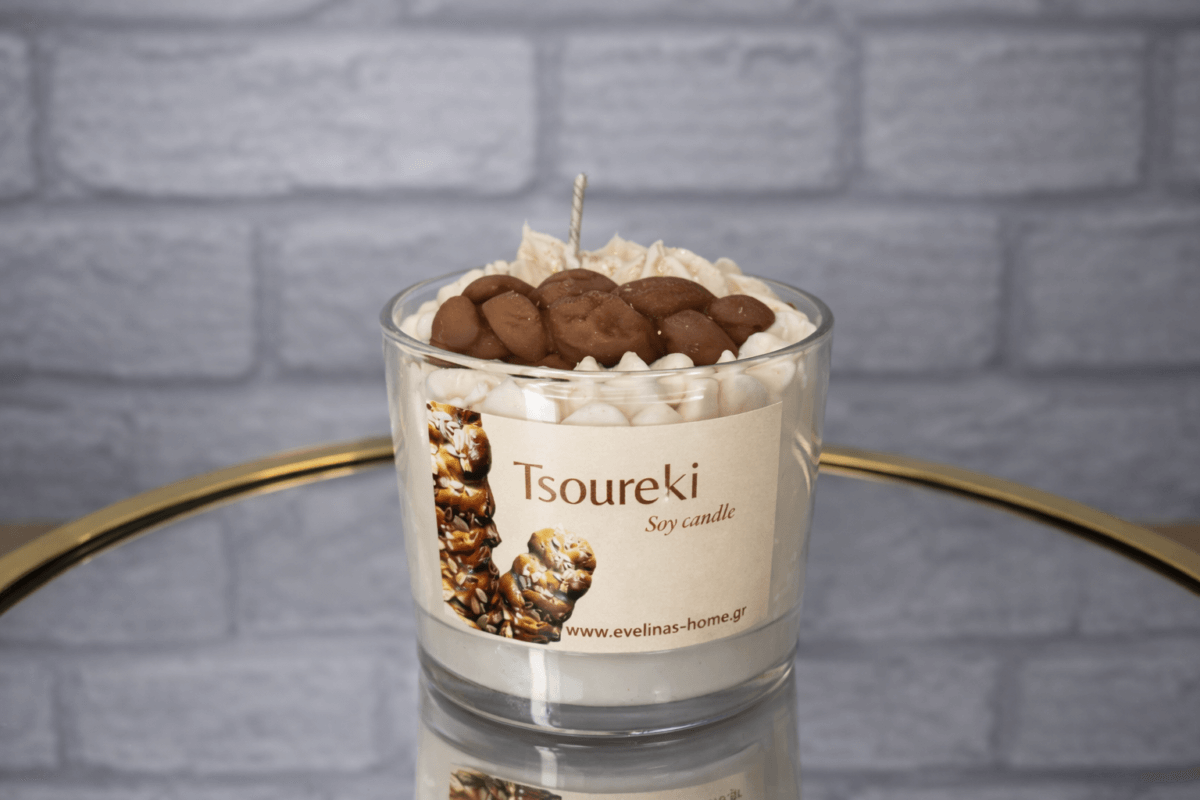 Τσουρέκι Soy candle 200gr