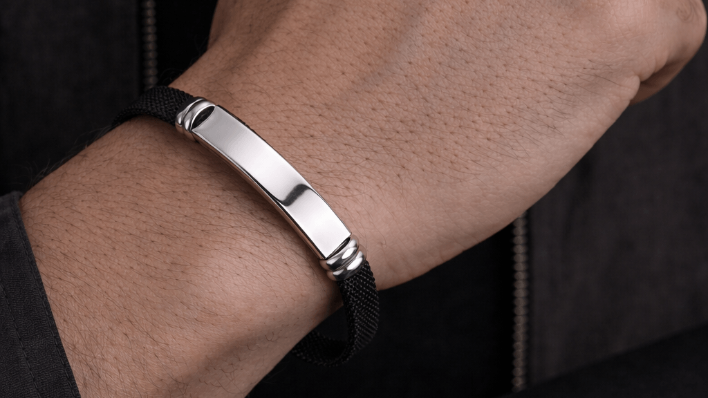 Ανδρικό Βραχιόλι με Ατσάλινη Πλάκα & Μαύρο Ιμάντα