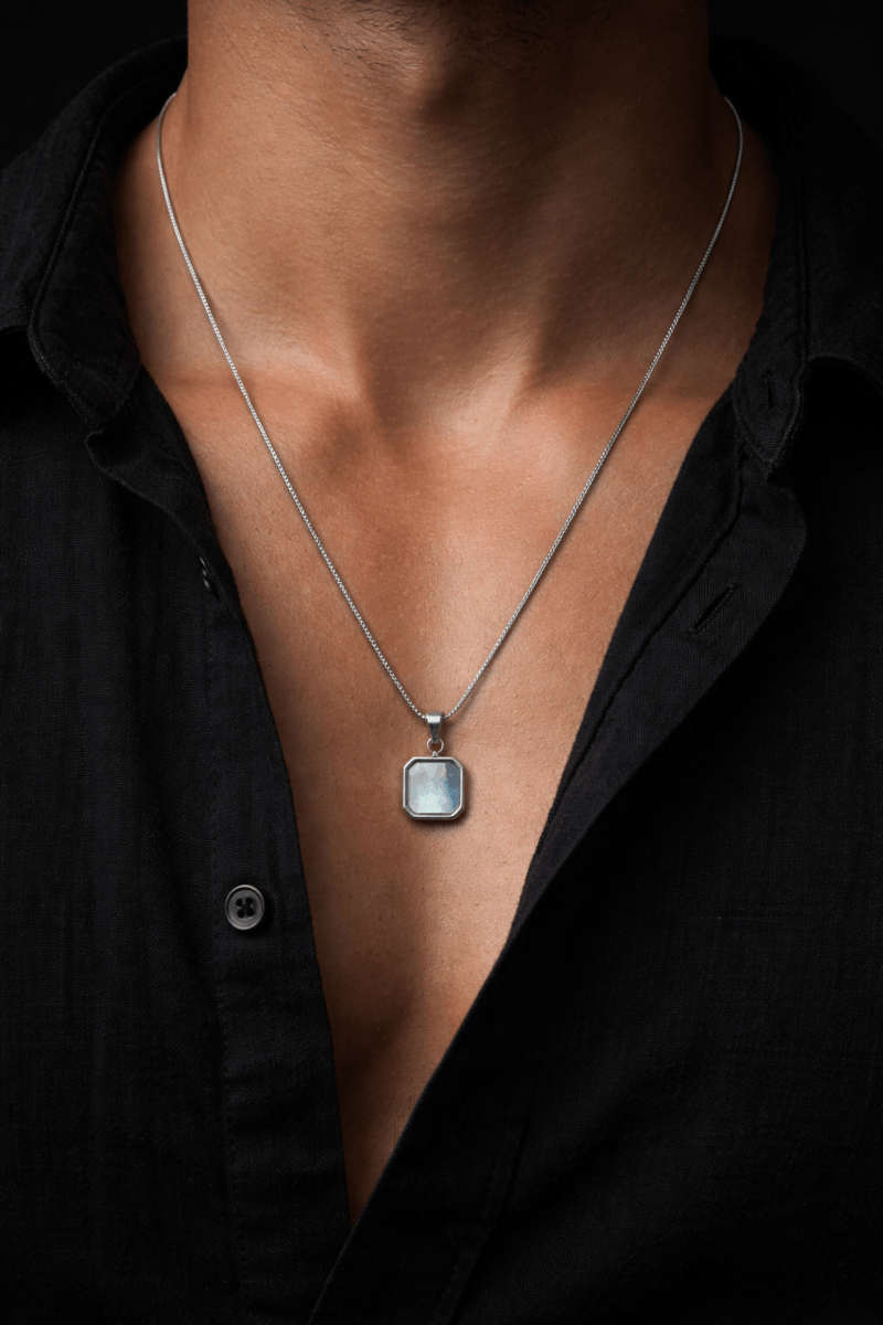 Ανδρικό Κολιέ Τετράγωνο Μενταγιόν Με Πέτρα