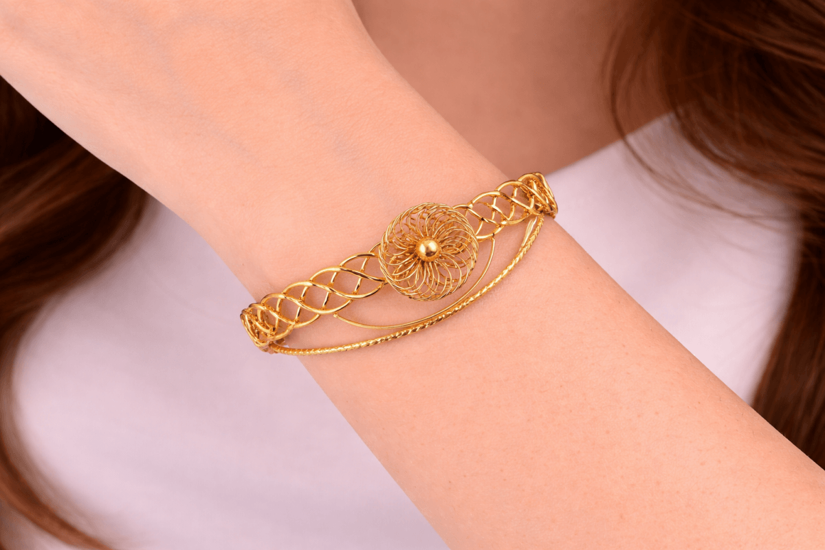 Χρυσό Βραχιόλι με Διακοσμητικό Σχέδιο