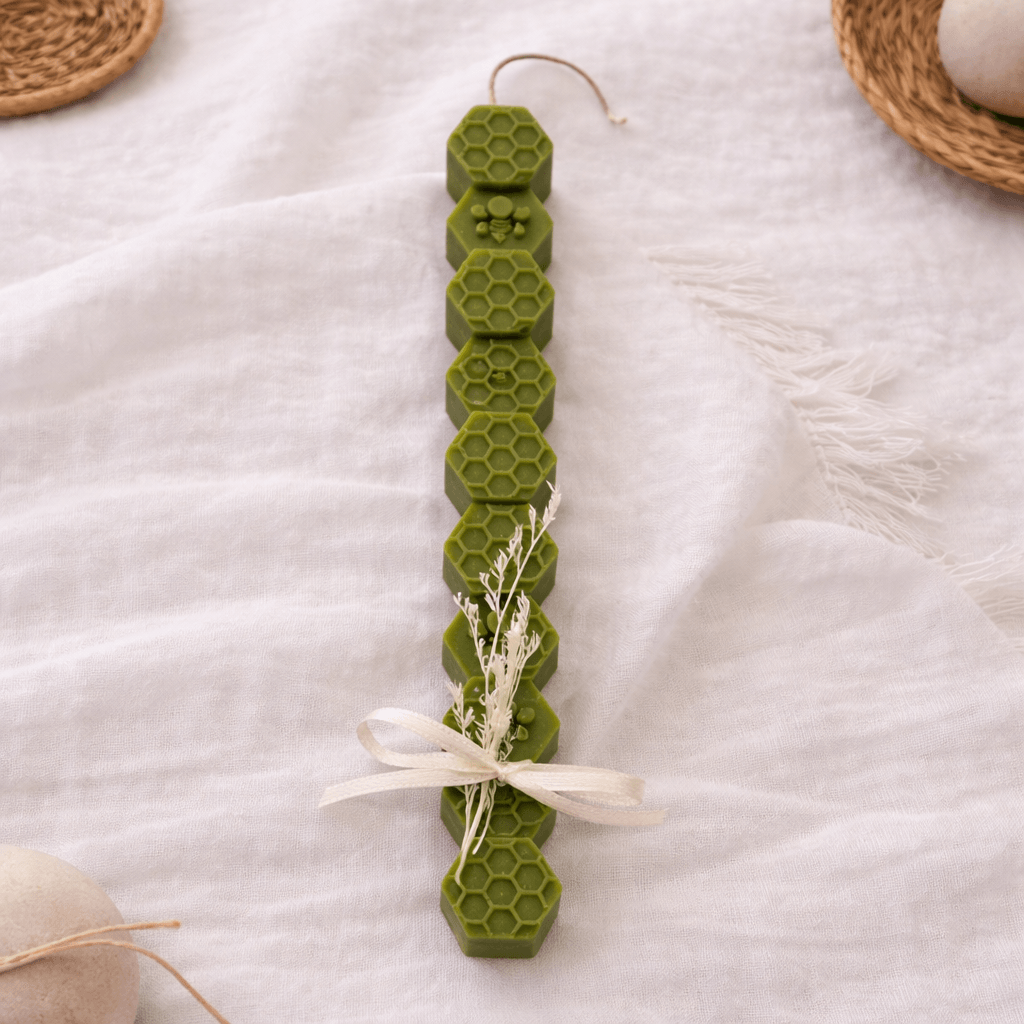 Χειροποίητη Πασχαλινή Λαμπάδα Κυψέλη από Φυτική Σόγια Πράσινη