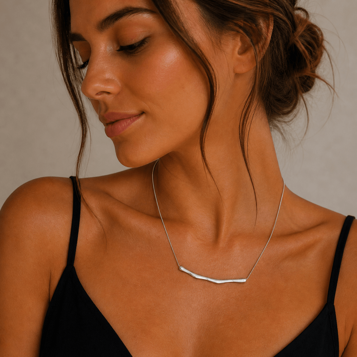 Silver Curve Minimal Κολιέ από Ανοξείδωτο Ατσάλι